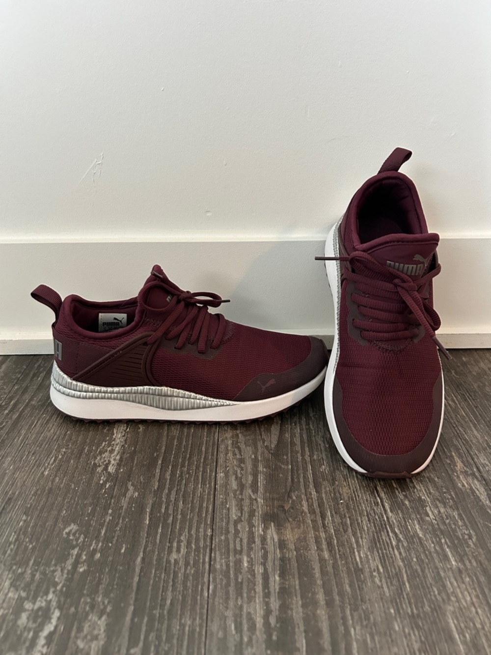 PUMA women’s Maroon Running Sneakers